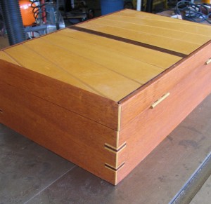 Photo #12: Shot of corner detail. There’s much I’d do differently if I ever get around to making another box. I’ve counted nine mistakes; an expert could probably find more. Still and all, to the casual observer it ain’t too bad. Wouldn’t give it as a gift, but it’s plenty good enough for me.